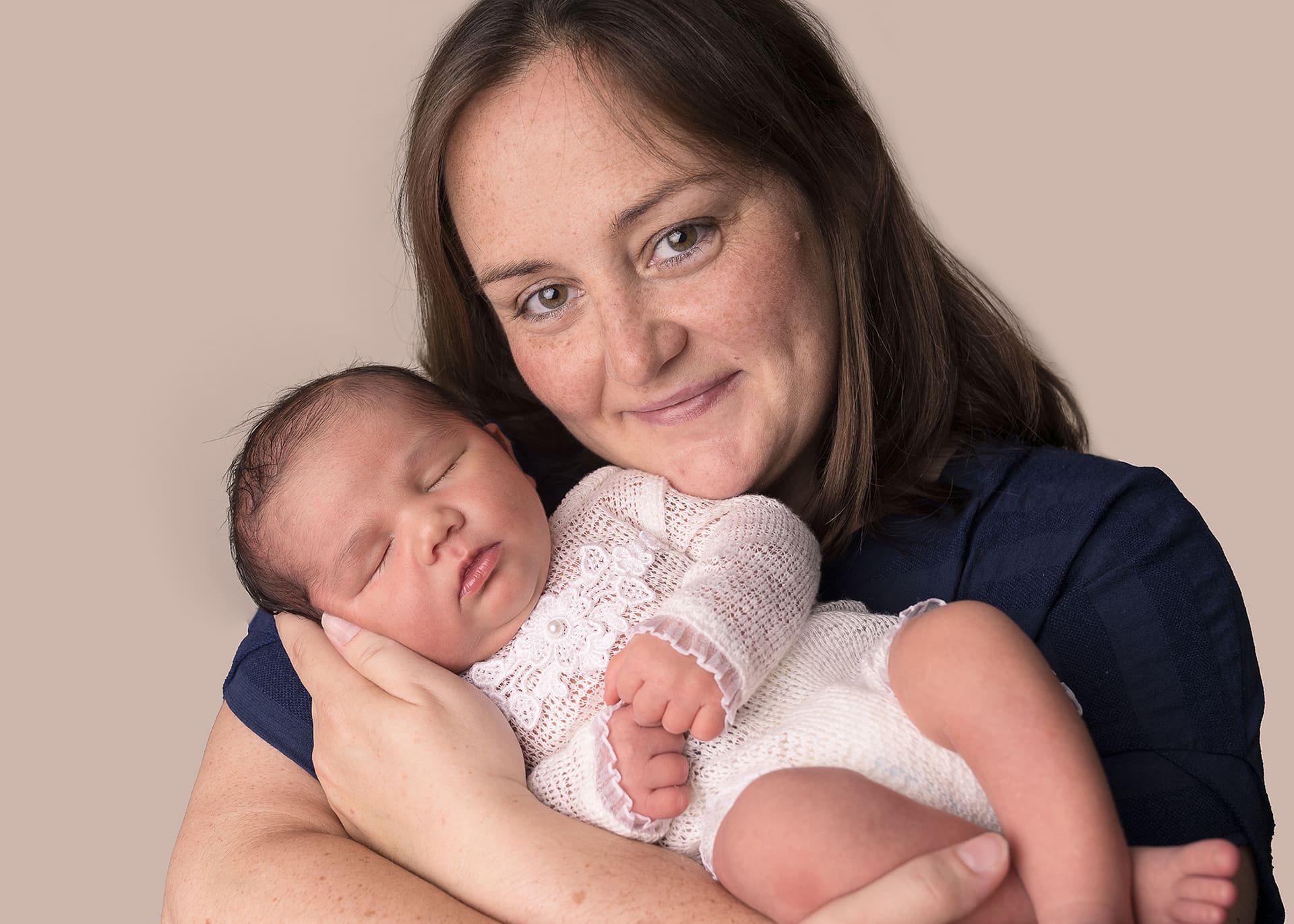Northampton newborn photography mum with daughter
