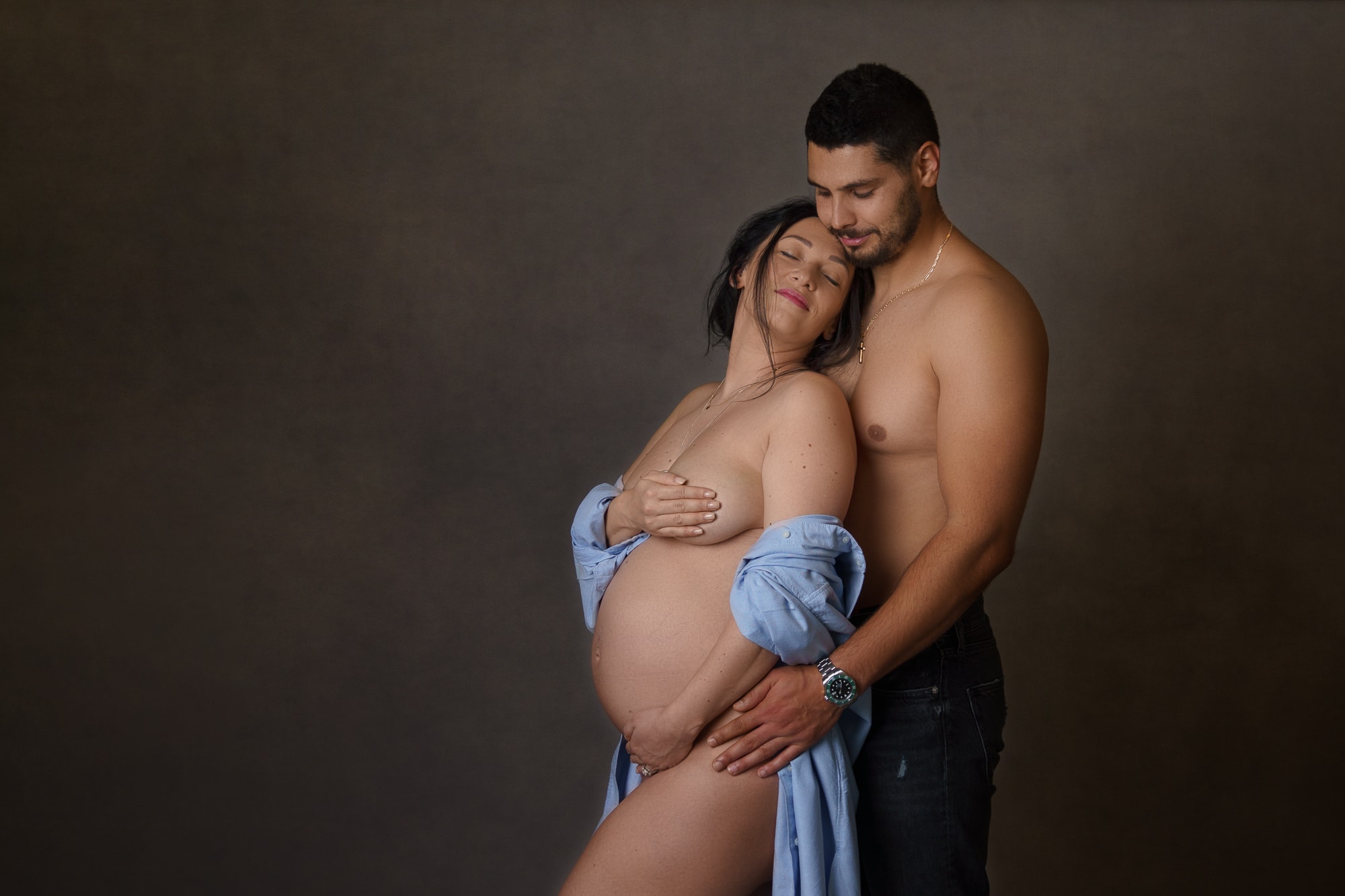 Maternity photography in Northamptonshire proud parents to be