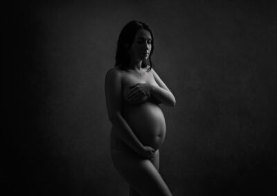 Northampton maternity photography black and white by Miranda Walton Photography