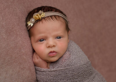 newborn photography with awake baby